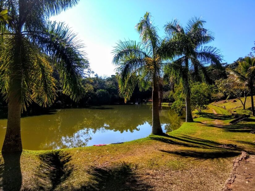 O Parque Aui Mauê é pet friendly e um ótimo passeio para o ecoturismo. No local, há uma base operacional completa para que a experiência se torne mais emocionante. Ainda há a opção de fazer rafting, tirolesa, caiaque e stand-up paddle - (Foto: PedroRomano73 Esporte/Google Reviews)