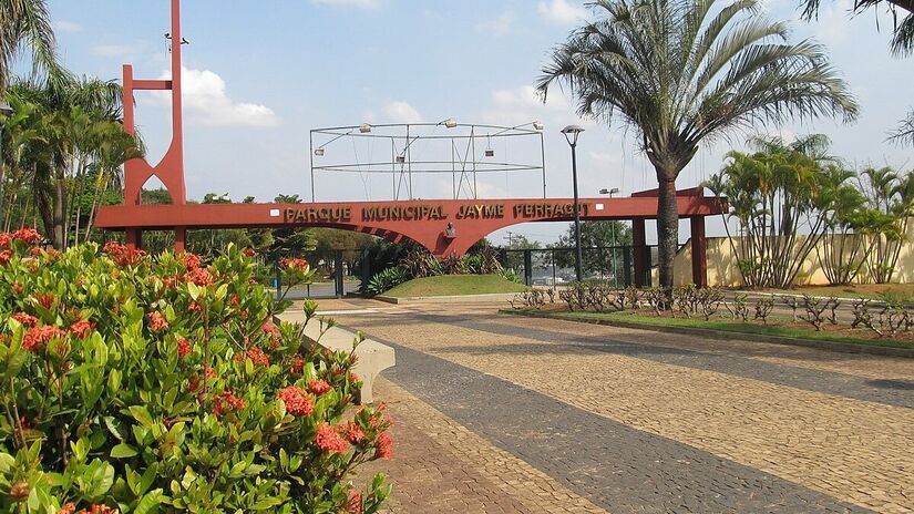 Vinhedo é uma cidade que combina tranquilidade com qualidade de vida. Parque Municipal Jayme Ferragut. Foto: Cléber Ferreira, sob licença CC BY-SA 4.0.