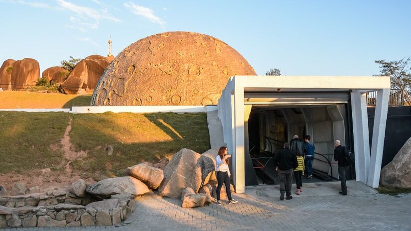 No Museu Aberto de Astronomia é possível fazer observações solares e noturnas, conhecer mais sobre o sistema solar e a história do nosso planeta. Foto: Divulgação