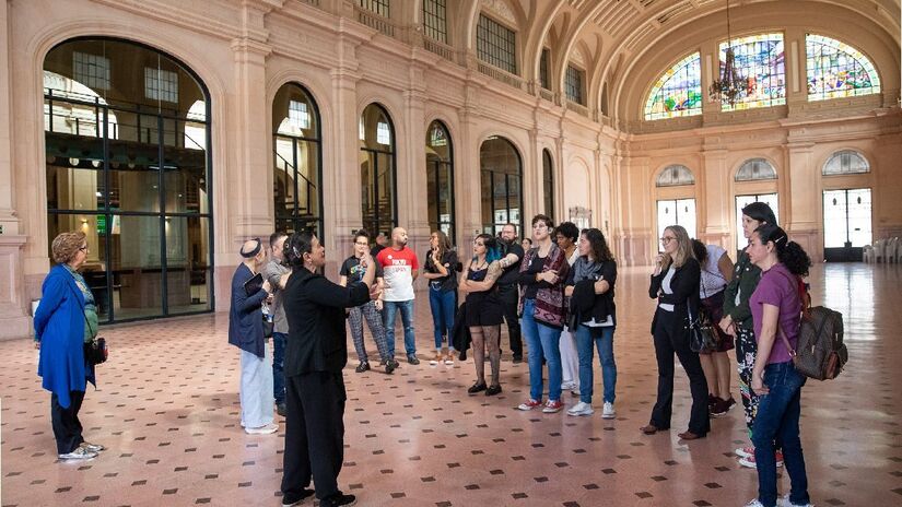 Público pode ver de perto detalhes da antiga construção, inspirada na arquitetura francesa
Divulgação/Beatriz de Paula