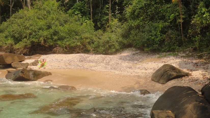 Localizada próxima à famosa Praia do Félix, em Ubatuba, a Praia das Conchas se destaca por sua tranquilidade e beleza natural. Foto: Prefeitura de Ubatuba