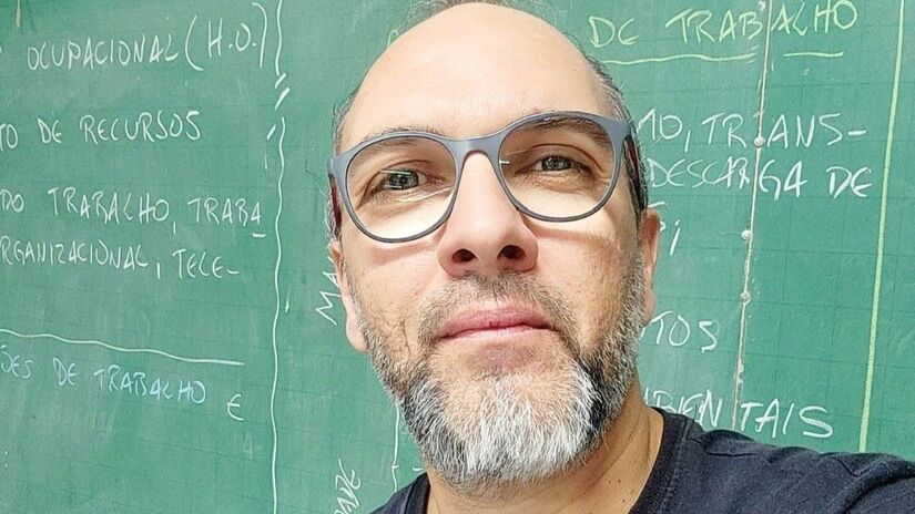 Professor que completaria 48 anos em dois dias
Reprodução/Redes Sociais