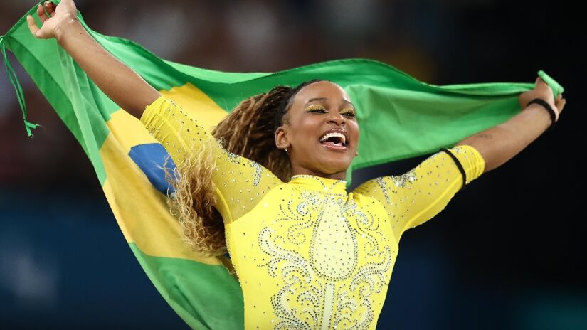 Quatro vezes medalhistas em Paris-2024, Rebeca Andrade é atleta do Flamengo. A ginasta é a melhor medalhista da história brasileira nos Jogos Olímpicos, com seis medalhas, sendo duas de ouro, três de prata e uma de bronze. Fato esse que contribuiu para as três medalhas de ouro que o Flamengo possui (duas com ela e uma com Isaquias), entre as 32 medalhas totais do time carioca - (Foto: Luiza Moraes/COB)