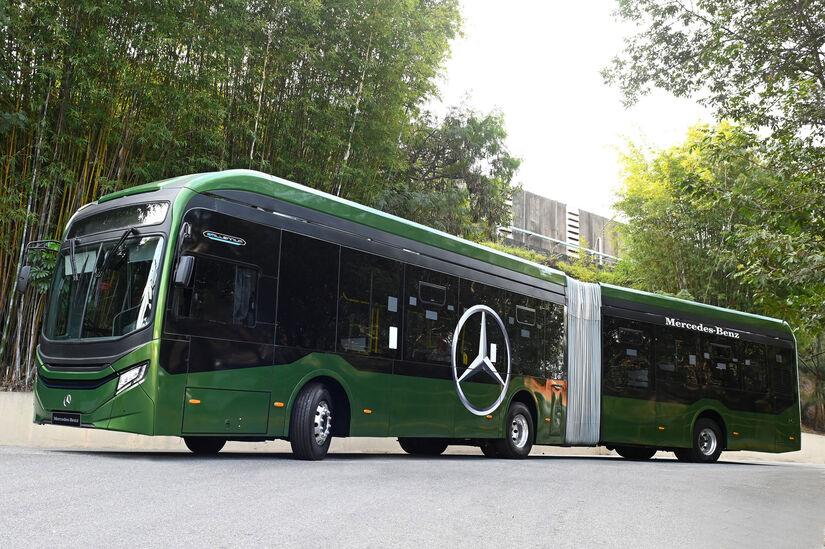 Ônibus elétrico biarticulado Mercedes-Benz eO500UA/Divulgação 