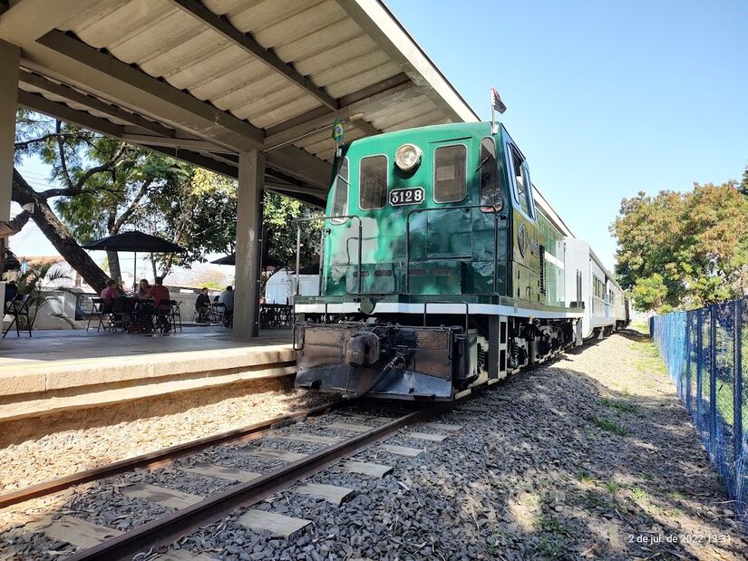 Os responsáveis pela organização do passeio solicitam que os passageiros cheguem à estação de embarque com pelo menos 45 minutos de antecedência. O embarque inicia 15 minutos antes do horário de partida. Para quem preferir fechar o pacote de viagem com café da manhã, é necessário chegar às 8h (uma hora antes) - (Marcio Miguel/Google Reviews)