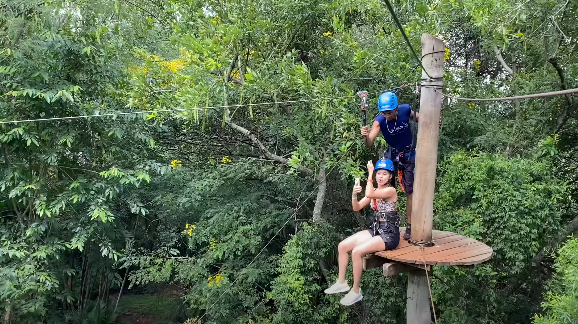 Brotas oferece diversas atividades radicais, como atividades como rafting, canoagem, tirolesa e rapel. Foto: Reprodução/Youtube/@Casal Alencar