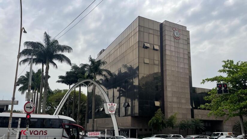 O museu fica localizado na sede administrativa do Corinthians, no Parque São Jorge. Essa é a entrada principal do memorial do Corinthians. Foto: Raphael Miras