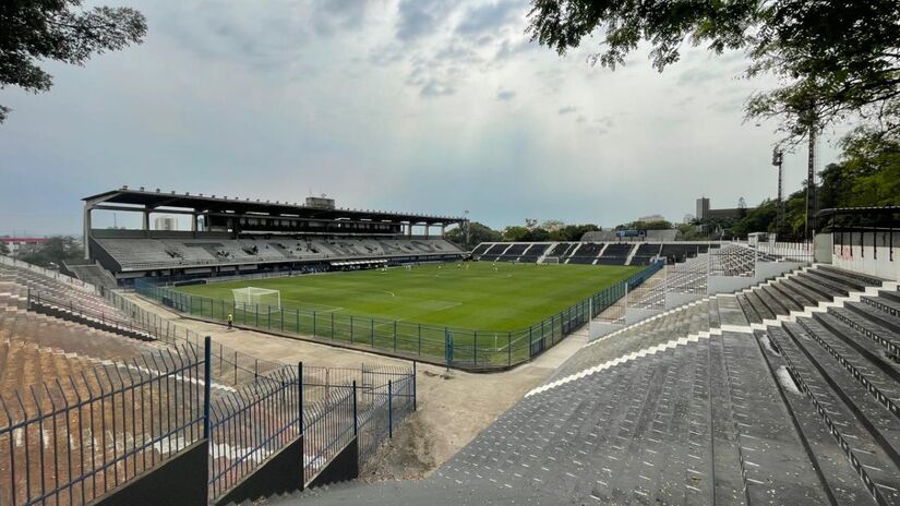 Palco de 468 jogos do Corinthians desde 1923, ano de sua inauguração, a Fazendinha é conservação histórica das origens do clube. O estádio, localizado dentro do Parque São Jorge, foi palco de quatro títulos do time alvinegro em sua história e segue ativo até hoje. Atualmente, recebe jogos das categorias de base e da equipe feminina do clube. Foto: Raphael Miras