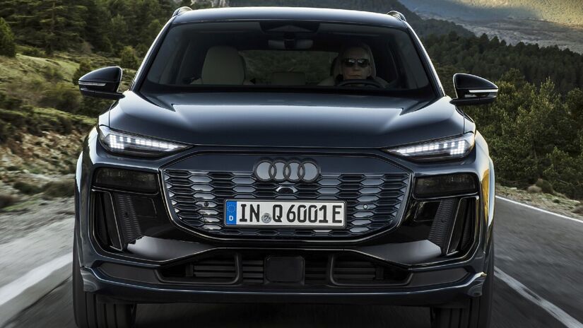 Carro está disponível em duas versões Q6 e-Tron Performance Quattro e Q6 e-Tron Performance Black Quattro