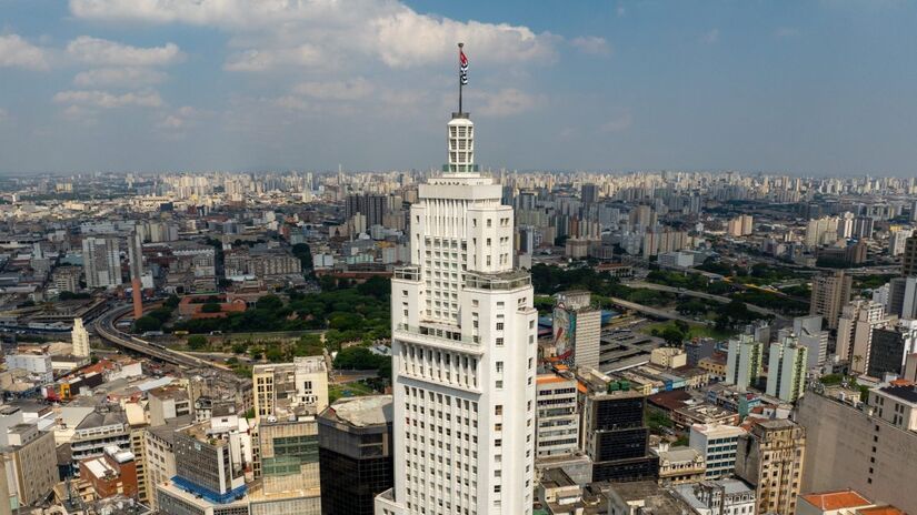 5. O famoso Edifício Altino Arantes, mais conhecido como Farol Santander, foi inaugurado em 1947 e inspirado no Empire State Building, de Nova York, o edifício tem 155 metros de altura e foi construído para ser a nova sede do Banespa. Foto: Divulgação/Farol Santander 