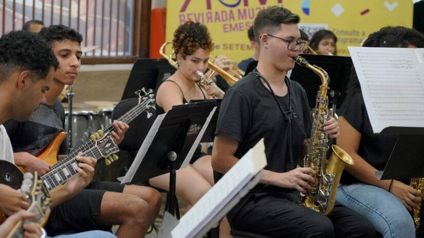 A EMESP Tom Jobim atende gratuitamente mais de 1.300 alunas e alunos em seus cursos e habilitações em música popular e erudita, da teoria à prática musical. Foto: Heloísa Bortz/Divulgação 