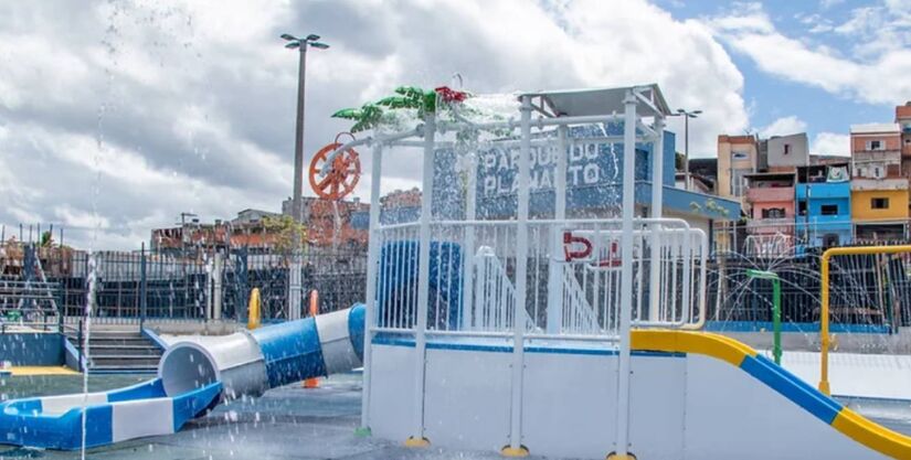 Esse é o primeiro Parque Aquático Infantil de Carapicuíba e fica no Parque do Planalto, na zona sul da cidade. Foto: Divulgação.