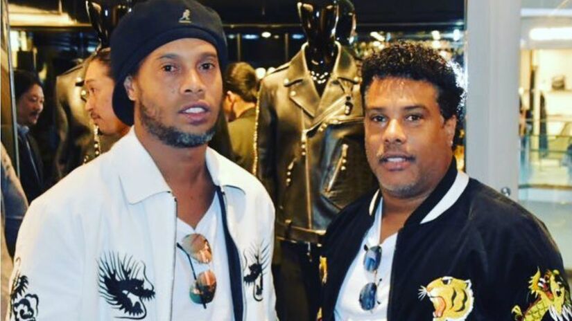 Ronaldinho Gaúcho é ex-jogador com grandes títulos na carreira. Já o seu irmão mais velho, Assis, também é ex-jogador. Porém, hoje em dia ele é empresário de seu irmão mais novo. Foto: Reprodução/Instagram