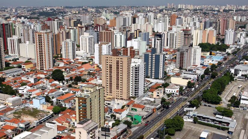 2) Com uma taxa de alfabetização de 98,8% e uma taxa de homicídios de apenas 1,2 por 100.000 habitantes, a cidade de São Caetano do Sul se destaca por suas ruas 100% asfaltadas e cobertura total de água e esgoto. Foto: Divulgação/Prefeitura de São Caetano do Sul