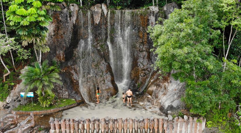 O Viva Parque tem cachoeiras para os visitantes/ Foto: Divulgação/Viva Parque