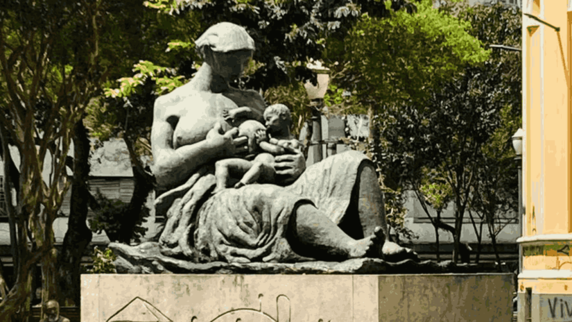 Em 1955, o monumento à Mãe Preta, criado pelo escultor Júlio Guerra foi finalmente inaugurado no Largo do PaissanduFoto: Lincoln Paiva