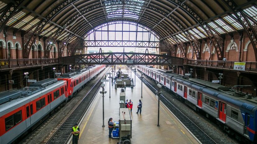 A segunda estação mais cheia de São Paulo é a Luz, que registra 266 mil embarques diários. Esse volume é dividido entre 136 mil usuários da Linha 4-Amarela e 130 mil da Linha 1-Azul. Além de sua função no sistema de metrô, Luz também é um importante ponto de integração com os trens da CPTM. Foto: Governo de SP