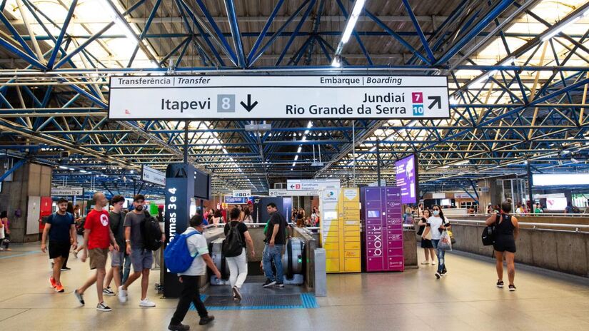 A sétima estação mais movimentada é Palmeiras-Barra Funda, com uma média de 137 mil passageiros diários. Além de atender a Linha 3-Vermelha, a estação é um hub para as Linhas 7 e 9 da CPTM, servindo como ponto de entrada para quem vem da Grande São Paulo. Foto: Governo de SP