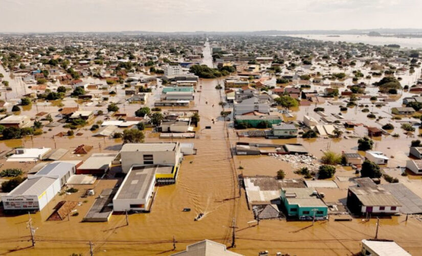 1) Desastres naturais: "a gente vai ter inundações de água e maremoto adoidado", disse Márcia. A fala lembra as inundações ocorridas no Rio Grande do Sul em abril deste ano. Foto: Reuters/Folhapress