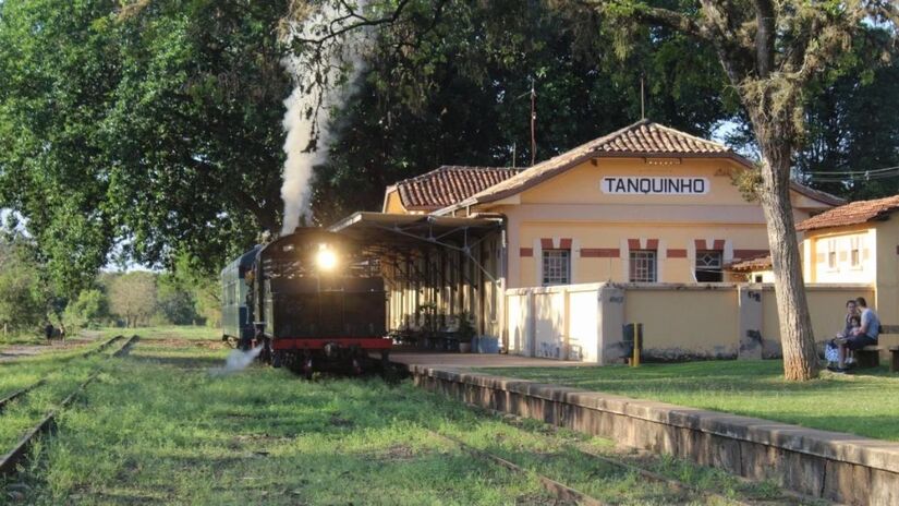 Estação Tanquinho sedia o Museu da Comunicação e tem animais soltos no entorno. Foto: Acervo/Associação Brasileira de Preservação Ferroviária (ABPF)