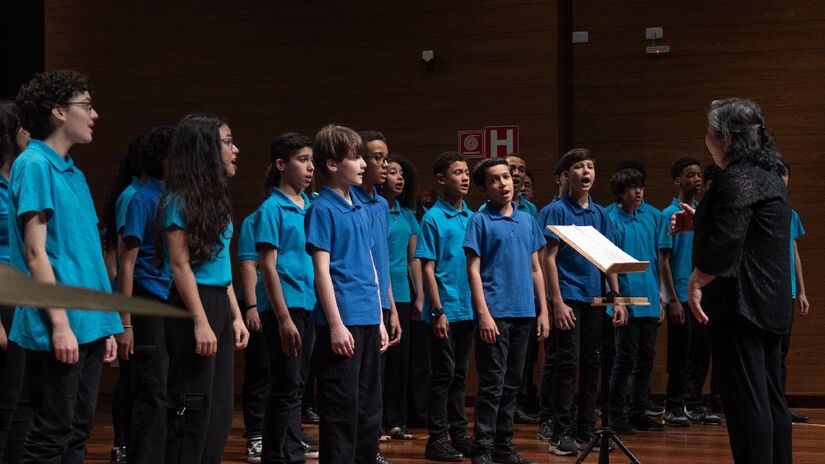 Coral Infantojuvenil da Escola Municipal de Música de São Paulo faz apresentação no Museu. Foto: Divulgação