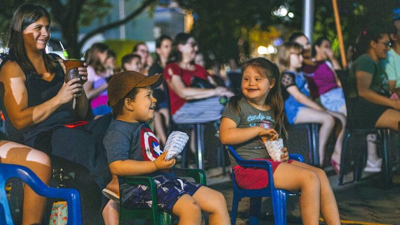 Ao longo das sessões, o público pode aproveitar uma pipoquinha gratuitamente. Foto: Thaina Tibana/Divulgação 

