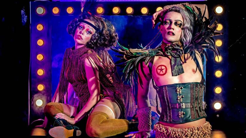 O aclamado 'Cabaret - Kit Kat Club', com protagonismo de Fabi Bang, também recebeu 10 indicações ao Prêmio, empatando com 'Priscilla, A Rainha do Deserto'. Foto: Caio Gallucci/Divulgação 