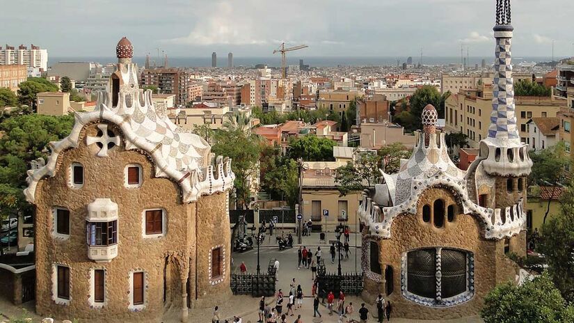 Parque Güel, em Barcelona- Foto: Bernardo Gagnon / Wikimedia Commons