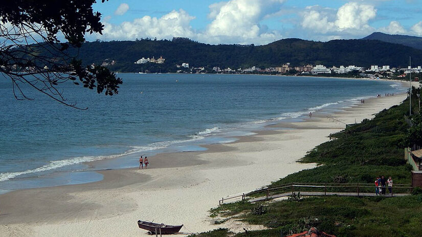 Praia de JurerêSC - Foto: Rafael Bernardino Mattei / Wikimedia Commons