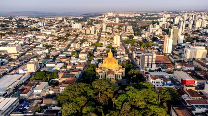 Localizada no centro geográfico do Estado de São Paulo, cidade de São Carlos é conhecida por muitos como a "Capital da Tecnologia" devido à forte presença acadêmica e tecnológica, com universidades como USP e UFSCar, além de centros de pesquisa da Embrapa. Foto: Reprodução/Facebook