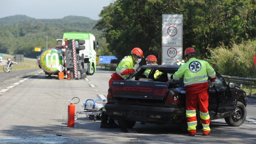 Apoiam a ação: Corpo de Bombeiros, Samu. Cetesb, Porto Seguro, 1° Batalhão de Policiamento Rodoviário, Artesp, PAM-SBC, Ísott EcoDry, Ambipar e SMR. Foto: Divulgação