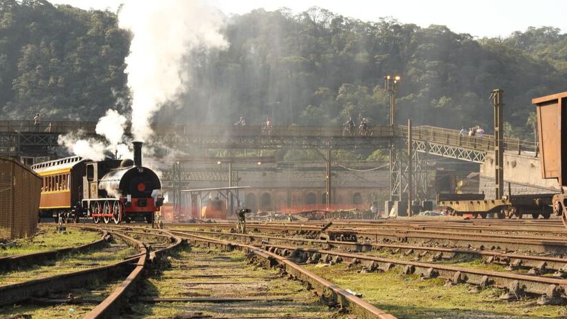 Paranapiacaba é uma vila histórica no município de Santo André, a 50 km de São Paulo, famosa por sua arquitetura inglesa e patrimônio ferroviário. A viagem no Expresso Turístico, que parte da Estação da Luz, é uma verdadeira viagem no tempo. Foto: Ana Paula Hirama / Flickr