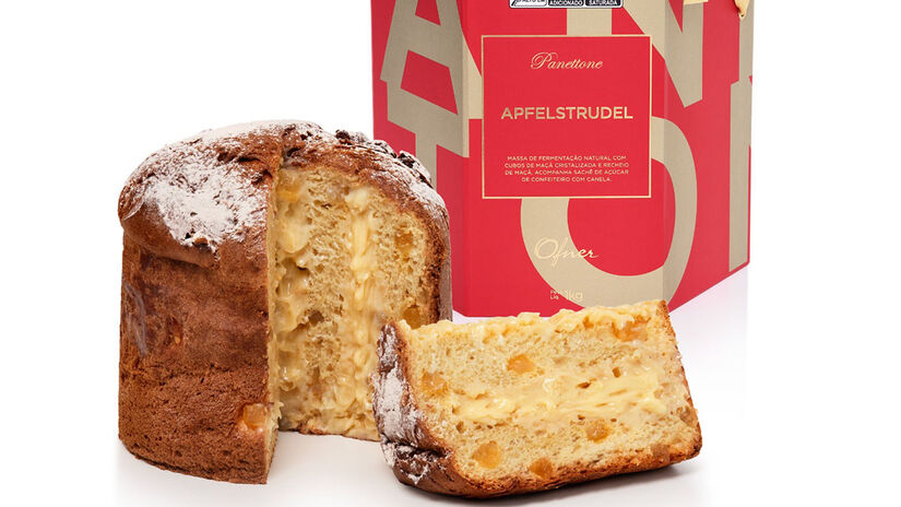 Panettone Apfelstrudel Ofner, feito com massa de fermentação natural e repleto de pedaços de maçãs cristalizadas italianas e recheio cremoso de maçã. Acompanha um sachê de açúcar de confeiteiro e um toque de canela, a partir de R$ 154, na Ofner - Foto: Divulgação