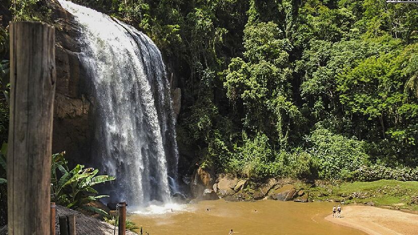 Propriedade particular e familiar com infraestrutura completa, a Cachoeira Grande é uma das principais atrações quando o assunto é cachoeira no interior de São Paulo - (Benedito Barbosa/Google Reviews)