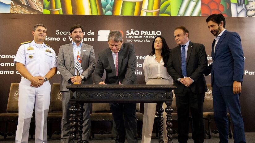 Iniciativa inclui o lançamento da Academia do Turismo SP, que deve capacitar 100 mil profissionais até 2026 em áreas como hospitalidade e gestão. Foto: Divulgação/Governo de SP