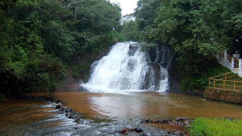 A Cachoeira do Escorrega é o Geossítio com localização mais próxima das nascentes do Rio Corumbataí e já é um atrativo consolidado, oferecendo estrutura para acampamento, restaurante e sanitários. Foto: Divulgação/ALESP