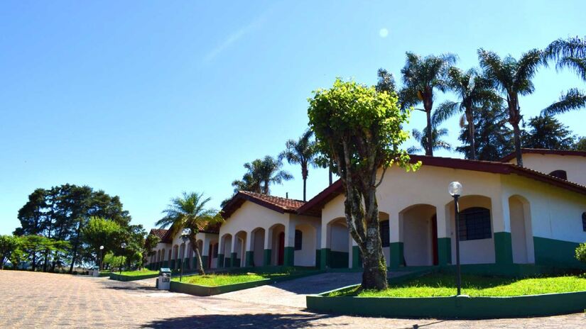 Entrada dos quartos do hotel. Foto: Divulgação/ Visite Serra Negra