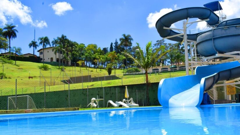 Piscina com toboágua. Foto: Divulgação/ Visite Serra Negra