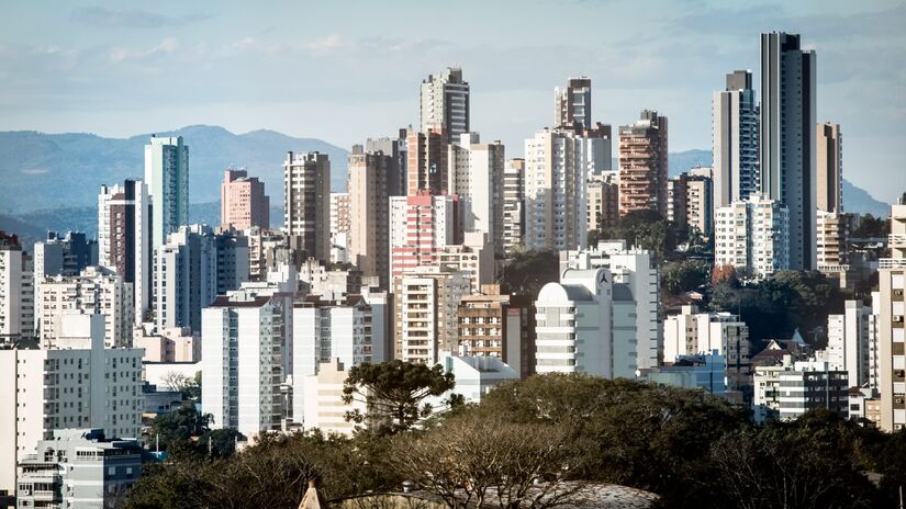 No sul do país, Novo Hamburgo, no Rio Grande do Sul, é conhecida como um dos maiores centros da indústria de calçados do Brasil. Localizada no Vale do Rio dos Sinos e com cerca de 250 mil habitantes, a cidade é próxima de Porto Alegre, oferecendo fácil acesso à capital. Foto: Wikimedia Commons