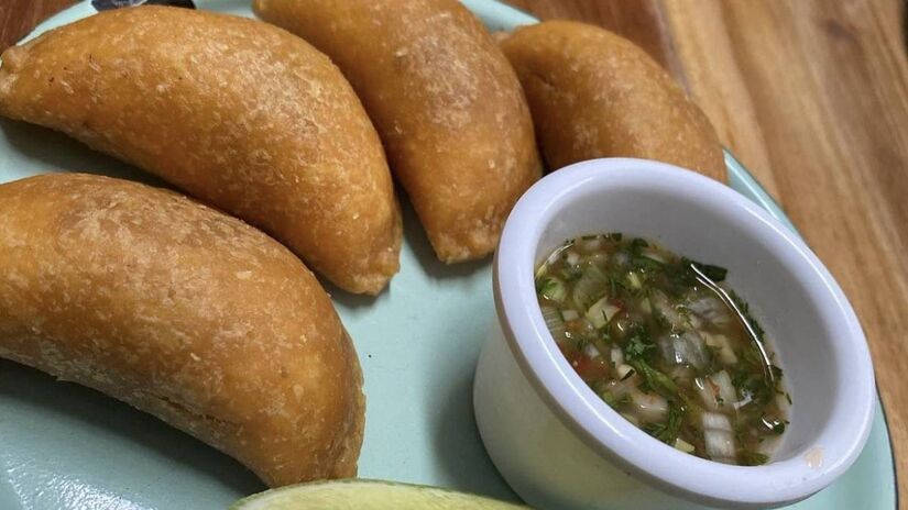 As 'empanadas', da Colômbia, (um tipo de pastel frito feito com massa de milho e recheadas), prometem aguçar o apetite de todos os visitantes. Foto: Divulgação 