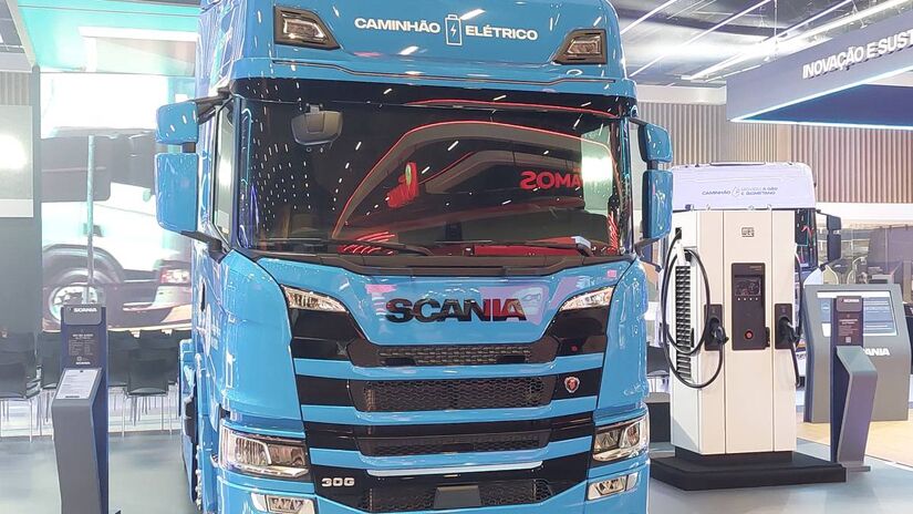 Este ano, o projeto "Fenatran Experience" permitiu aos visitantes testarem caminhões e veículos comerciais das marcas Iveco, Mercedes-Benz, Scania. Volkswagen e Ford em um circuito na área externa do pavilhão. Foto: Divulgação 