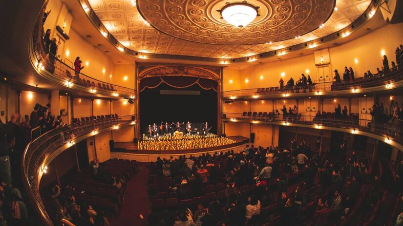 A récita de sexta-feira (13/12), às 20h, será transmitida ao vivo gratuitamente pelo canal de YouTube do Theatro São Pedro. Foto: Fernando Sigma/Divulgação 