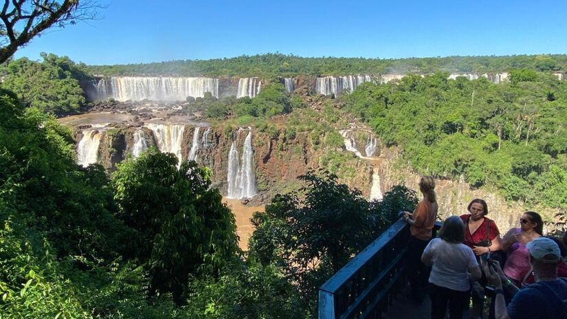 As Cataratas do Iguaçu, localizadas no interior da unidade de conservação, receberam o título de Maravilha Mundial da Natureza no dia 11 de novembro de 2011, em uma eleição internacional, com votos de pessoas de todo o mundo. Foto: Daniel Villaça / Gazeta de S.Paulo