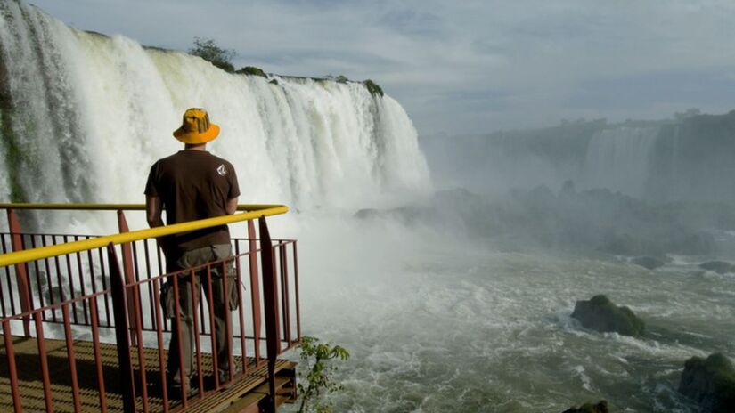 Com um espetáculo de 275 quedas d'água que encantam visitantes de todo o mundo, as Cataratas do Iguaçu são o destaque desse parque. Foto: Acervo/ ICMBio