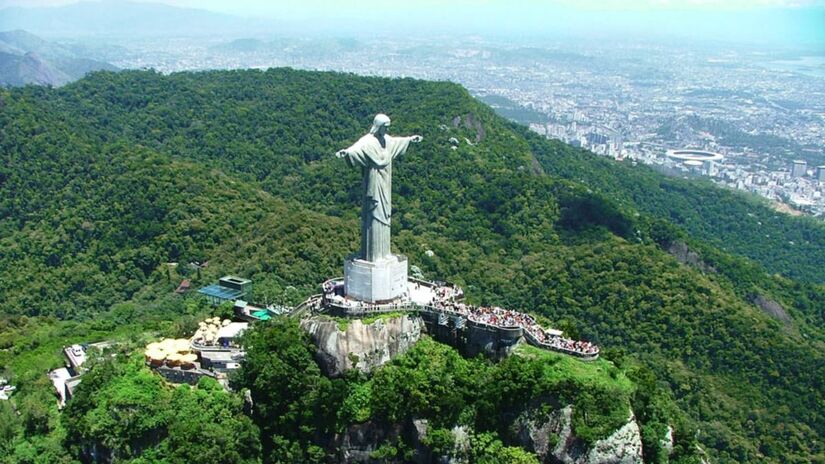 Localizado no Rio de Janeiro, o Parque Nacional da Tijuca é conhecido por ser o mais frequentado pelos turistas. A explicação para o alto número de visitantes é que o parque abrange áreas como a Serra da Carioca, onde está o morro do Corcovado com o Cristo Redentor, o líder absoluto em visitantes. Foto: Divulgação/ICMBio