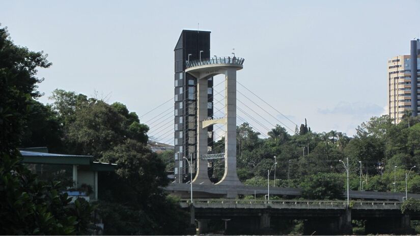 Piracicaba é também um destino de turismo ecológico e cultural, com belos espaços naturais. Um exemplo disso é o Parque do Mirante, situado às margens do rio Piracicaba, oferece vistas deslumbrantes do famoso Salto do Rio Piracicaba, uma queda d'água de aproximadamente 5 metros de altura. Foto: Marcelo M / Tripadvisor