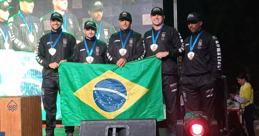 Equipe de rafting do Corpo de Bombeiros de São Paulo ganhou medalha de ouro no Pan-Americano de Rafting. Foto: Maurício Valência Fotografia    