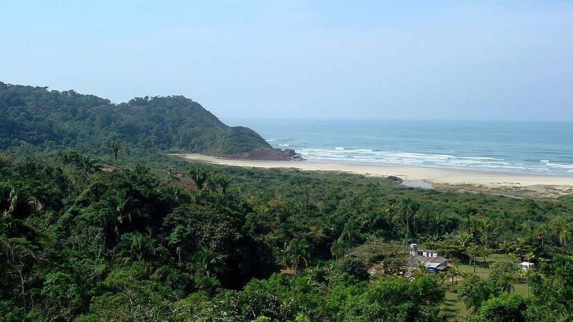 A Jureia tem cachoeiras, praias, trilhas - Foto: Danilo Prudêncio Silva/Wikimedia Commons