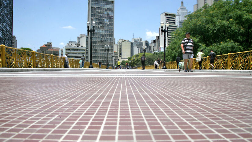 A recuperação e restauro do viaduto Santa Ifigênia faz parte do 'Programa de Manutenção das Pontes e Viadutos'