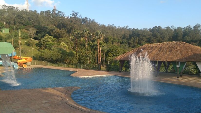 A cidade também conta com uma paisagem de tirar o fôlego, sendo um destino recomendado para os amantes da natureza. A vista e os pontos turísticos locais encantam e fascinam os visitantes de Vinhedo - (Rodrigo Ferrari/Google Reviews)